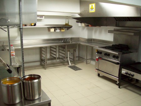 Chazz Cuicuilco, cocina de preparación y producción